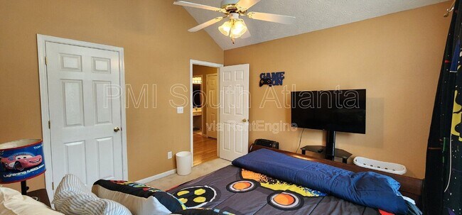 Building Photo - 4284 Cedar Lake Cove