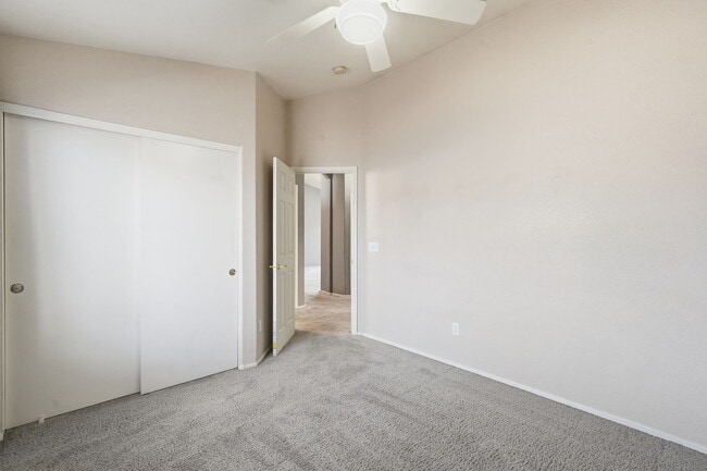 Building Photo - 542 N Palo Verde