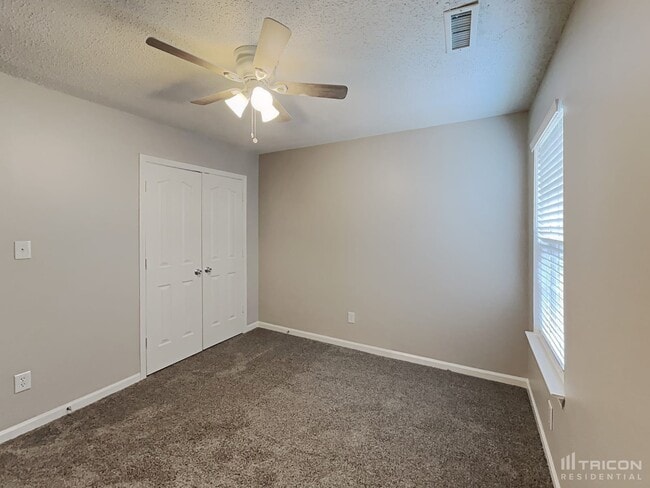 Building Photo - 11350 Northwoods Forest Dr