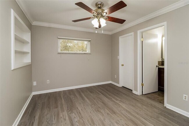 Building Photo - 5133 Oak Hill Dr