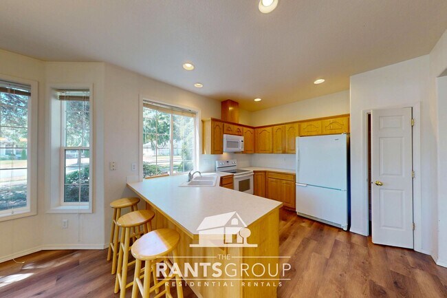 Building Photo - Spacious 3-Bedroom Home on a Corner Lot in...