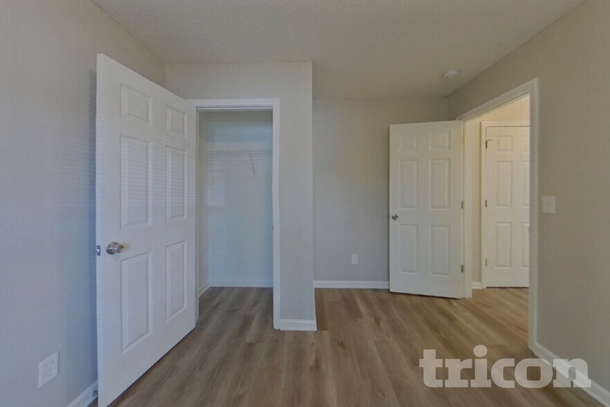 Building Photo - 61 Bluebead Ct