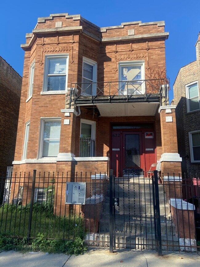 Primary Photo - 622 N Trumbull Ave