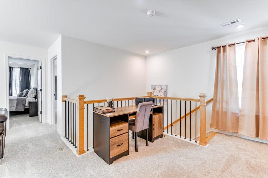 Building Photo - 8749 Bethany Crk Ave