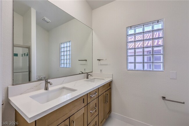 Building Photo - 5152 Forest Oaks Dr