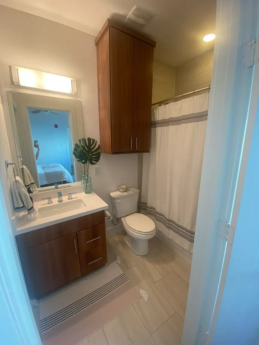 Building Photo - 5705 Bryan Pky