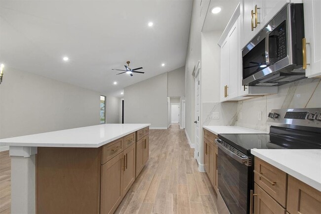 Building Photo - 346 Nene Ln