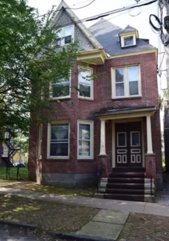 Primary Photo - 10 Washington Ave