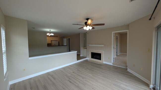 Building Photo - Three Bedroom Waterfront Condo Mooresville