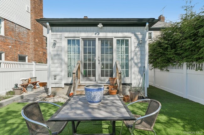 Building Photo - 21 Bayview Ct