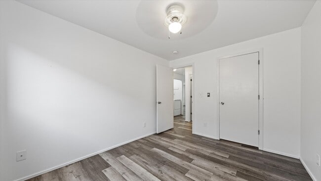 Building Photo - Charming 2-Bed, 1-Bath Condo for Lease at Ivy Club – Low Maintenance Living