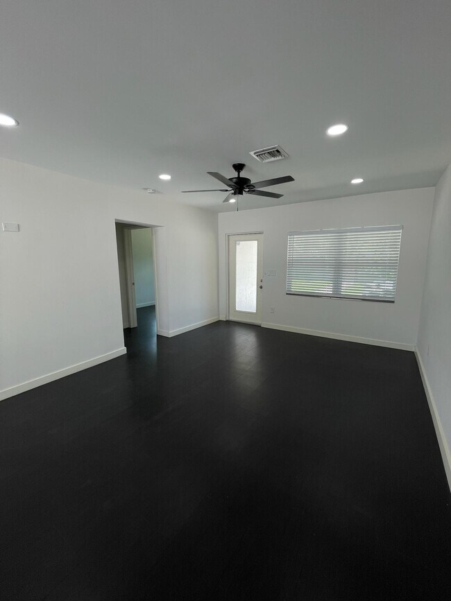Building Photo - 1564 SW 28th Terrace