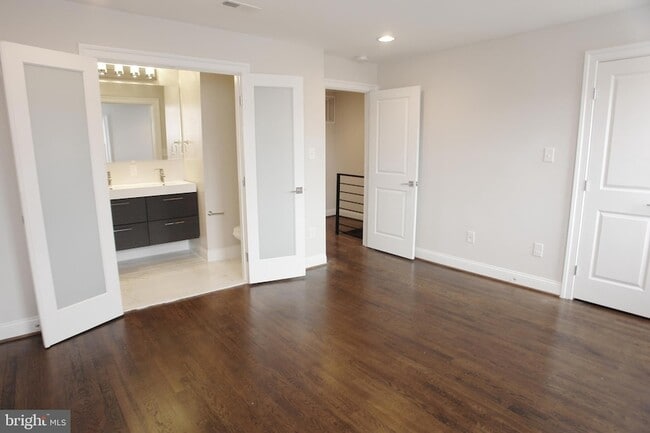 Building Photo - 12307 Chesterton Dr