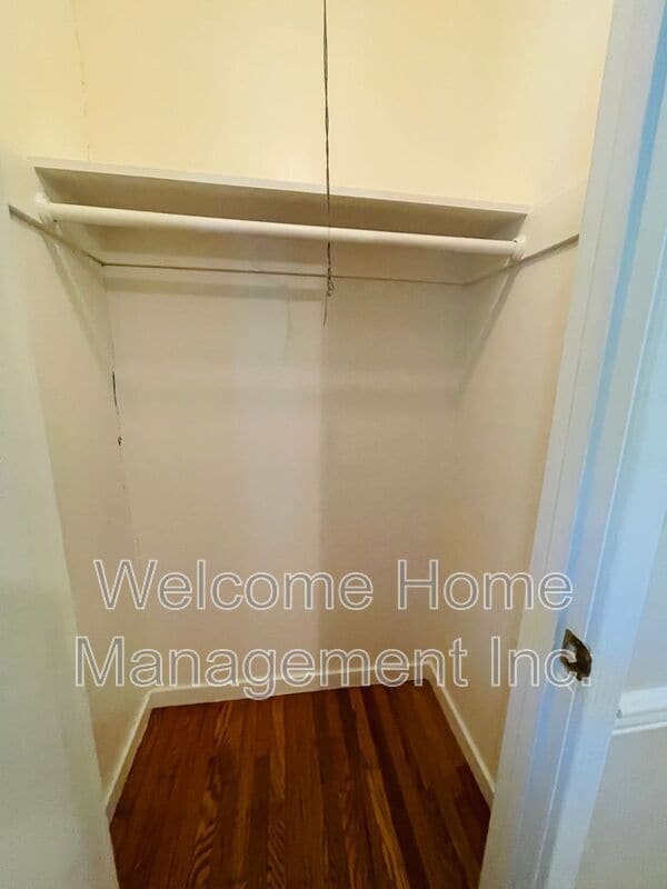 Building Photo - 2561 Olympic Blvd