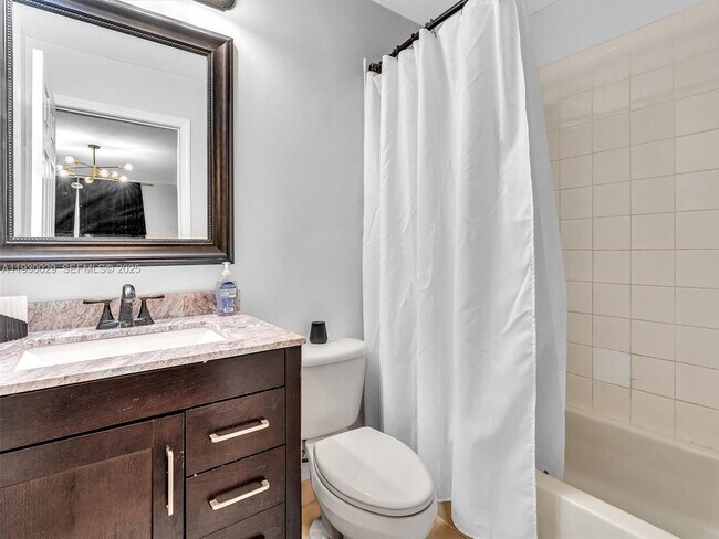 Building Photo - 6747 Sienna Club Dr