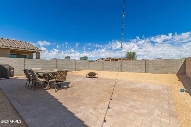 Building Photo - 17404 W Sunnyslope Ln