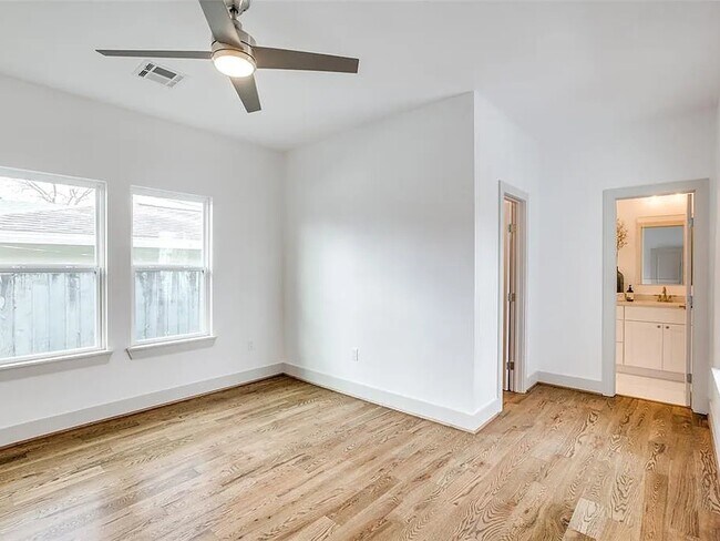 Building Photo - 6619 Sherman St