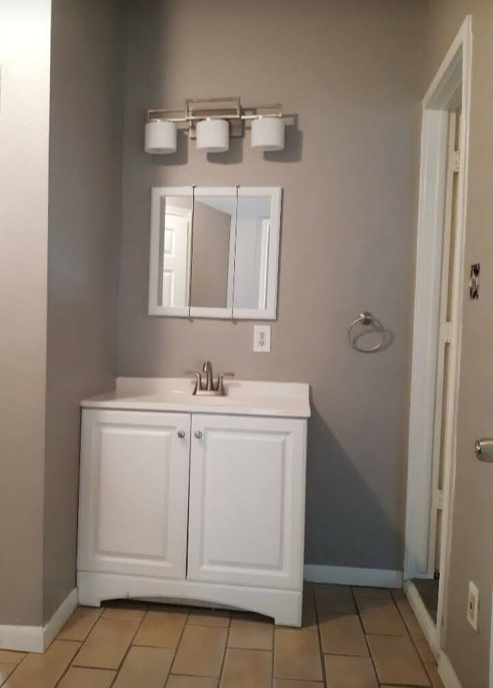 Unit #2 - 130 Glenwood Ct