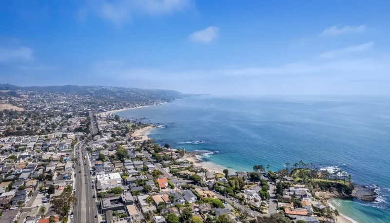 Building Photo - 1105 N Coast Hwy