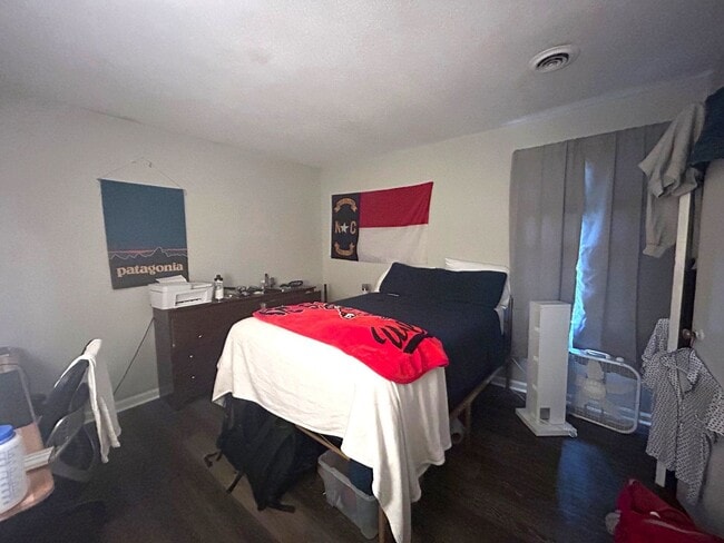 Building Photo - CARLTON1223-1227