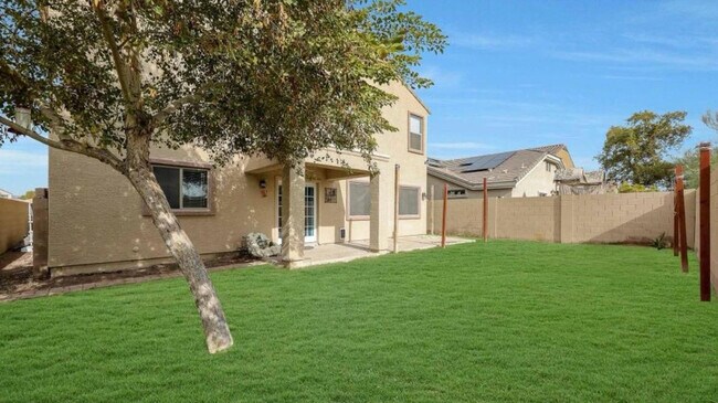 Building Photo - 23865 W Huntington Dr