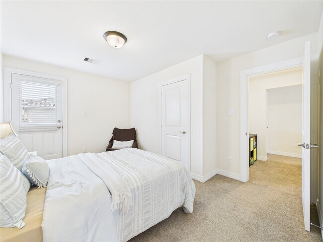 Building Photo - 22 Tassia Ln