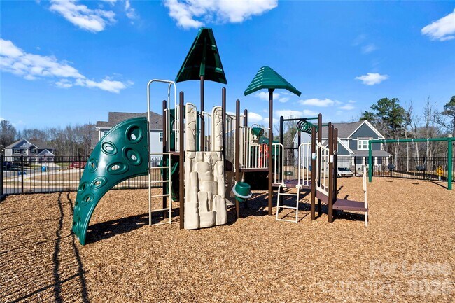 Building Photo - 7185 Sylvan Retreat Dr