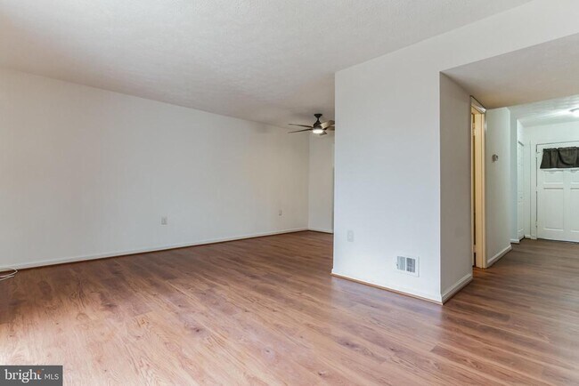 Building Photo - 10177 Irongate Way