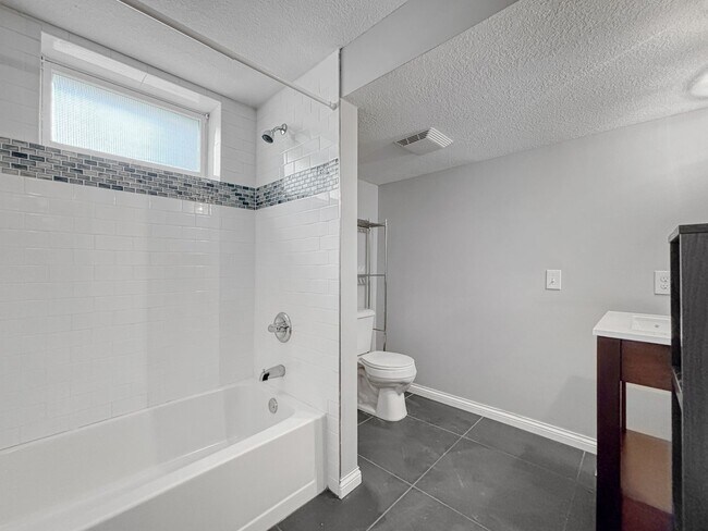 Building Photo - 3936 Avondale St