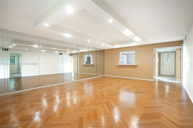 Building Photo - 150 S Hollybrook Terrace