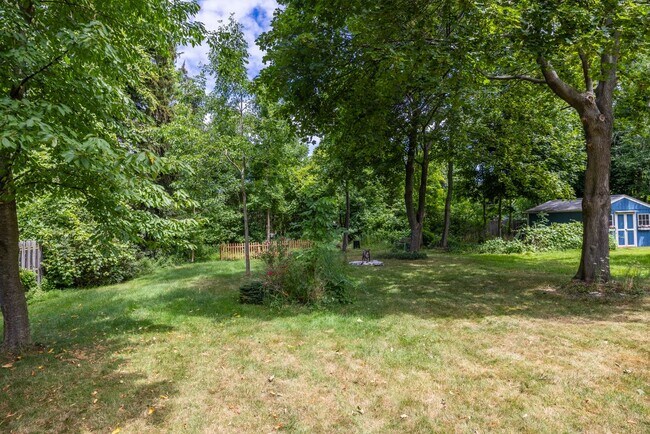 Building Photo - 58 Dutchess Dr