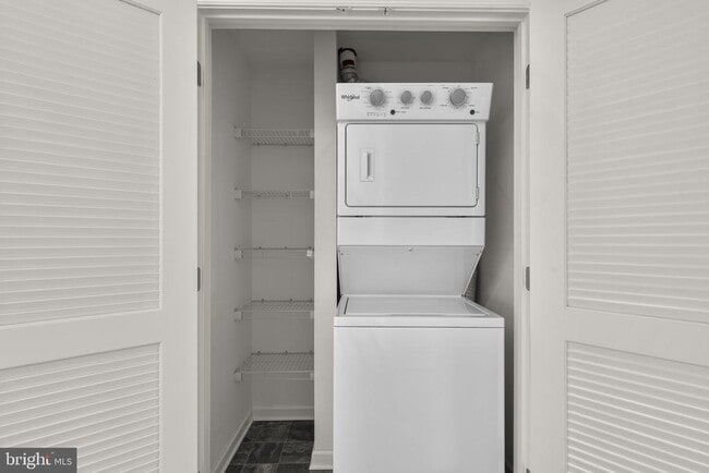 Building Photo - 14225 Jib St