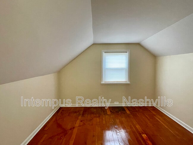 Building Photo - 1003 39th Ave N