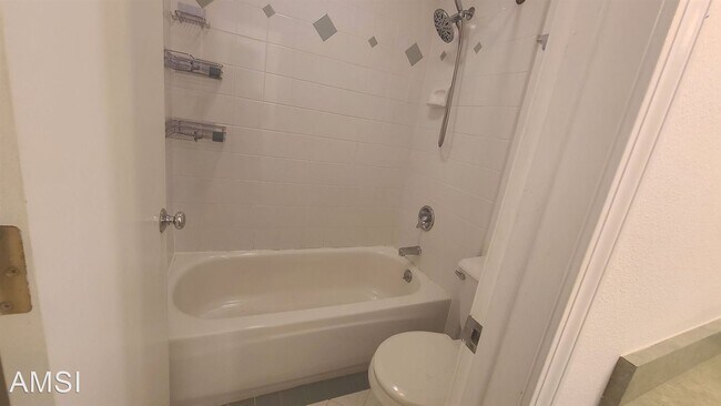 Building Photo - 3 br, 2 bath House - 225 Pierce St #1