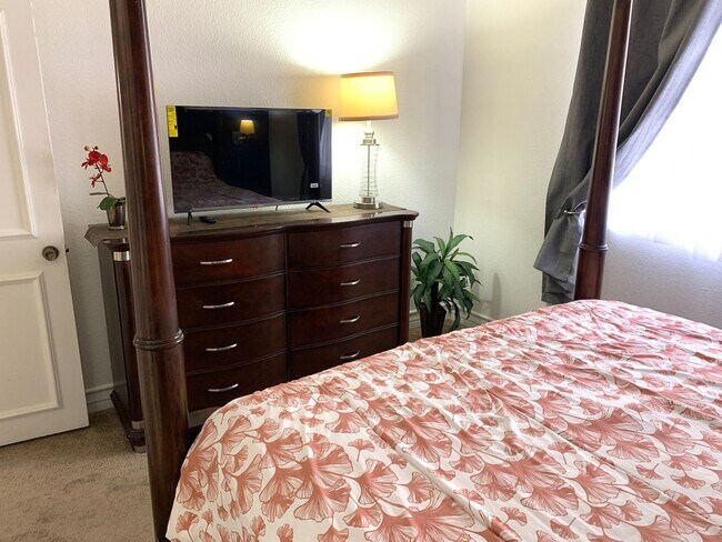 Building Photo - Meridian-FURNISHED 2 BDR /2 BATH + Den Lux...