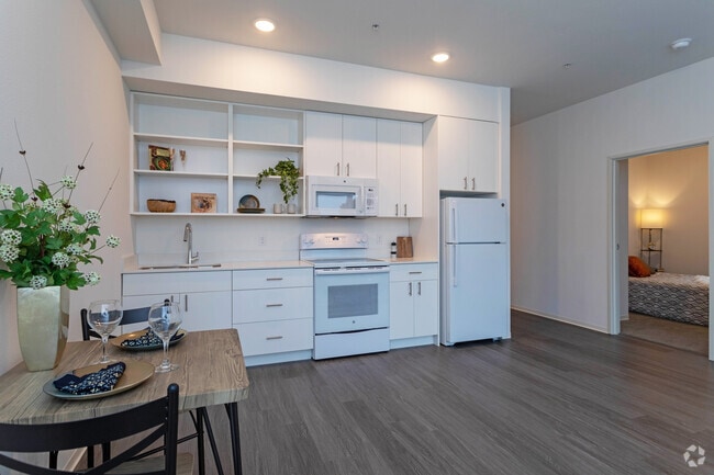 2BR, 1BA - 655SF - Koz on Weaver Road
