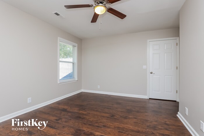 Building Photo - 221 Shoemaker Ct