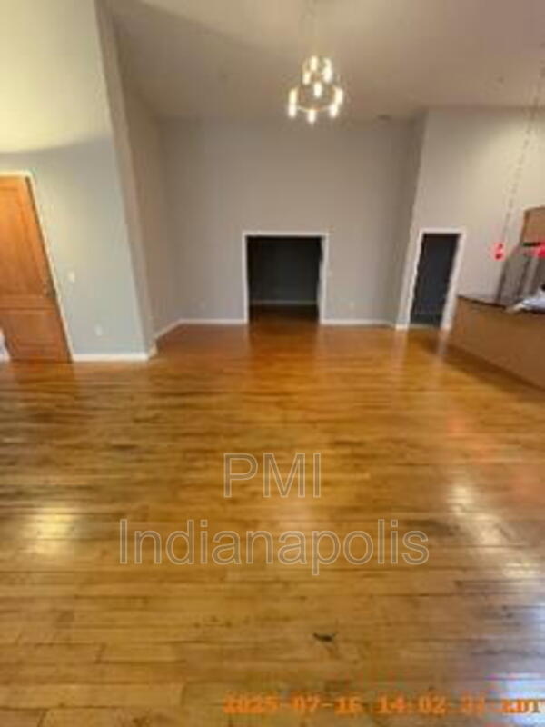 Building Photo - 141 S Meridian St