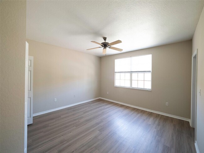 Building Photo - 15085 Michelangelo Blvd