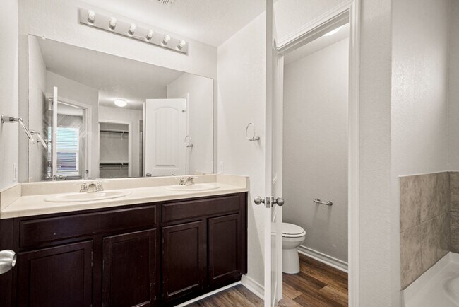 Building Photo - Single Story RedBird Ranch Rental! No Carp...