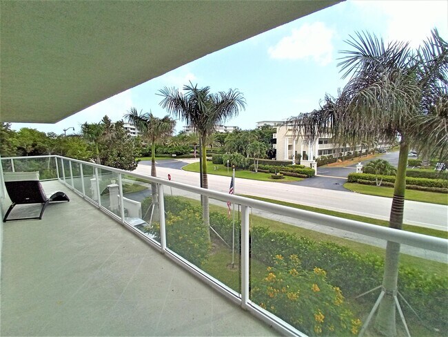 Building Photo - 2560 S Ocean Blvd
