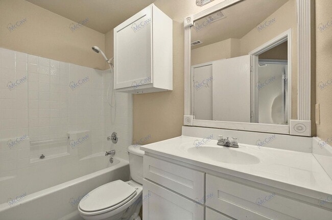 Building Photo - 1317 Village Garden Dr