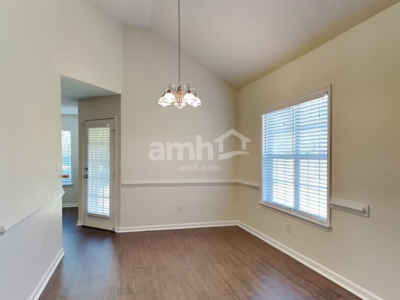 Building Photo - 214 Bo Simpson Pkwy