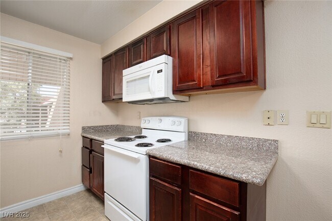 Building Photo - 4310 Sandy River Dr