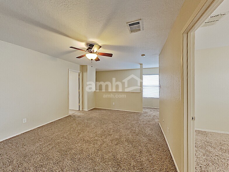 Building Photo - 9306 Pacific Maple
