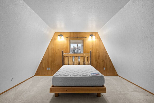 Building Photo - 710 Nautilus Dr