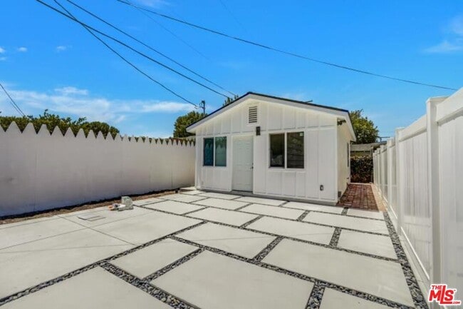 Building Photo - 19924 Welby Way