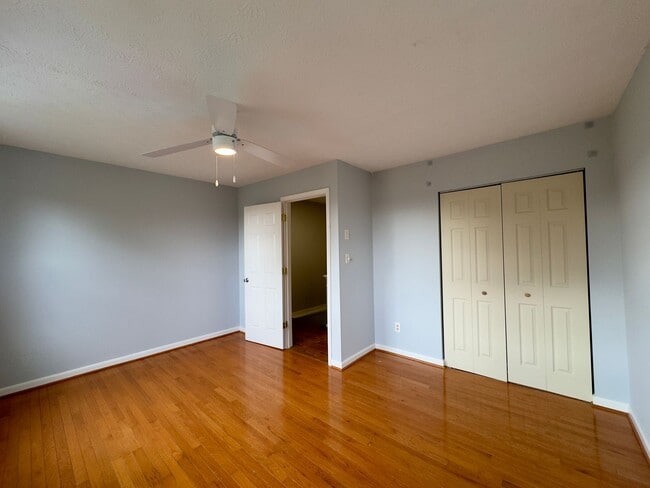 Building Photo - Charming 2 Bedroom/2 Bathroom Townhome in ...