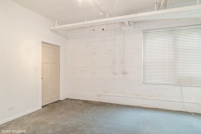 Building Photo - 1443 Bonnie Brae