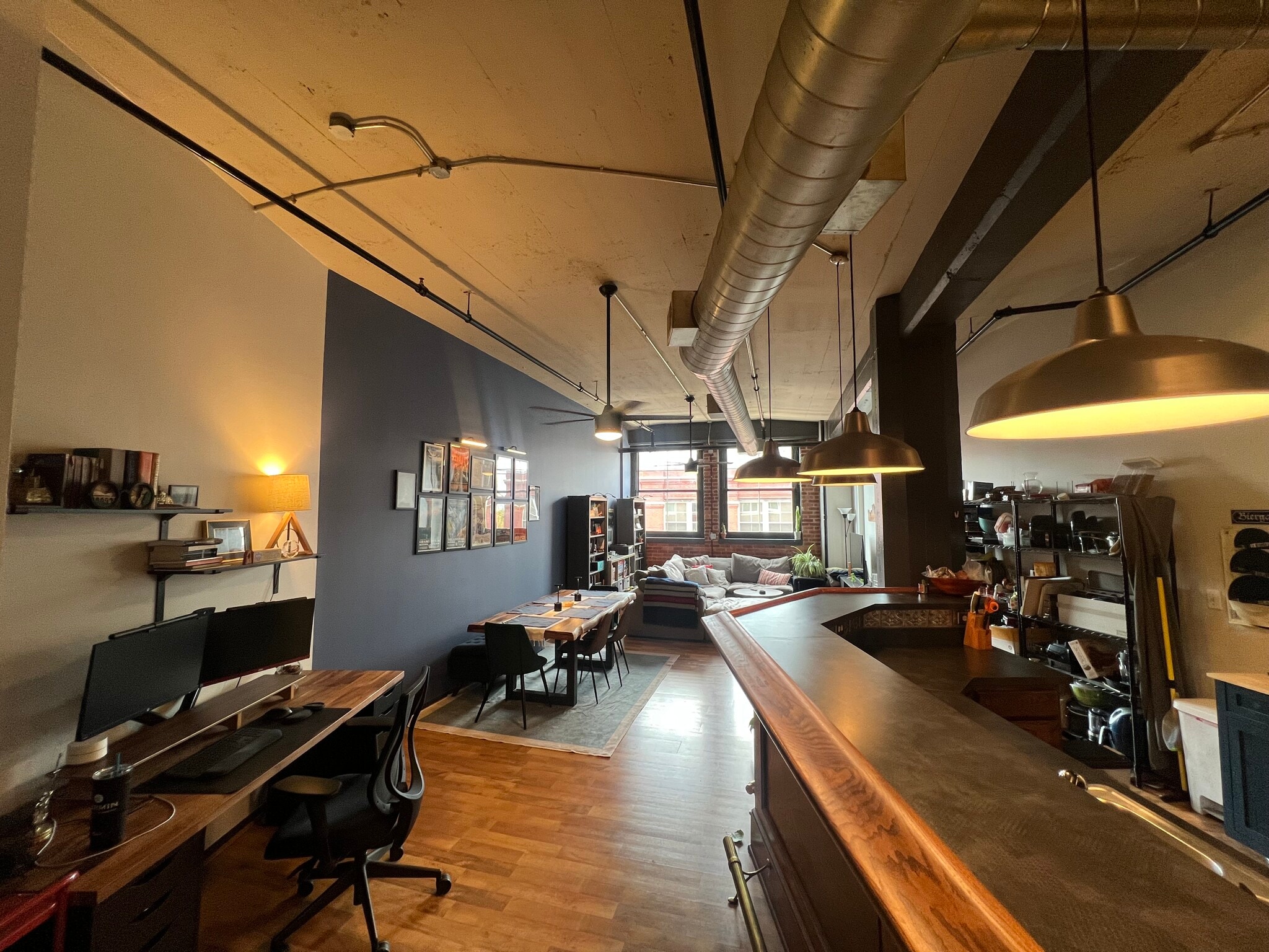 Building Photo - 200 Main St